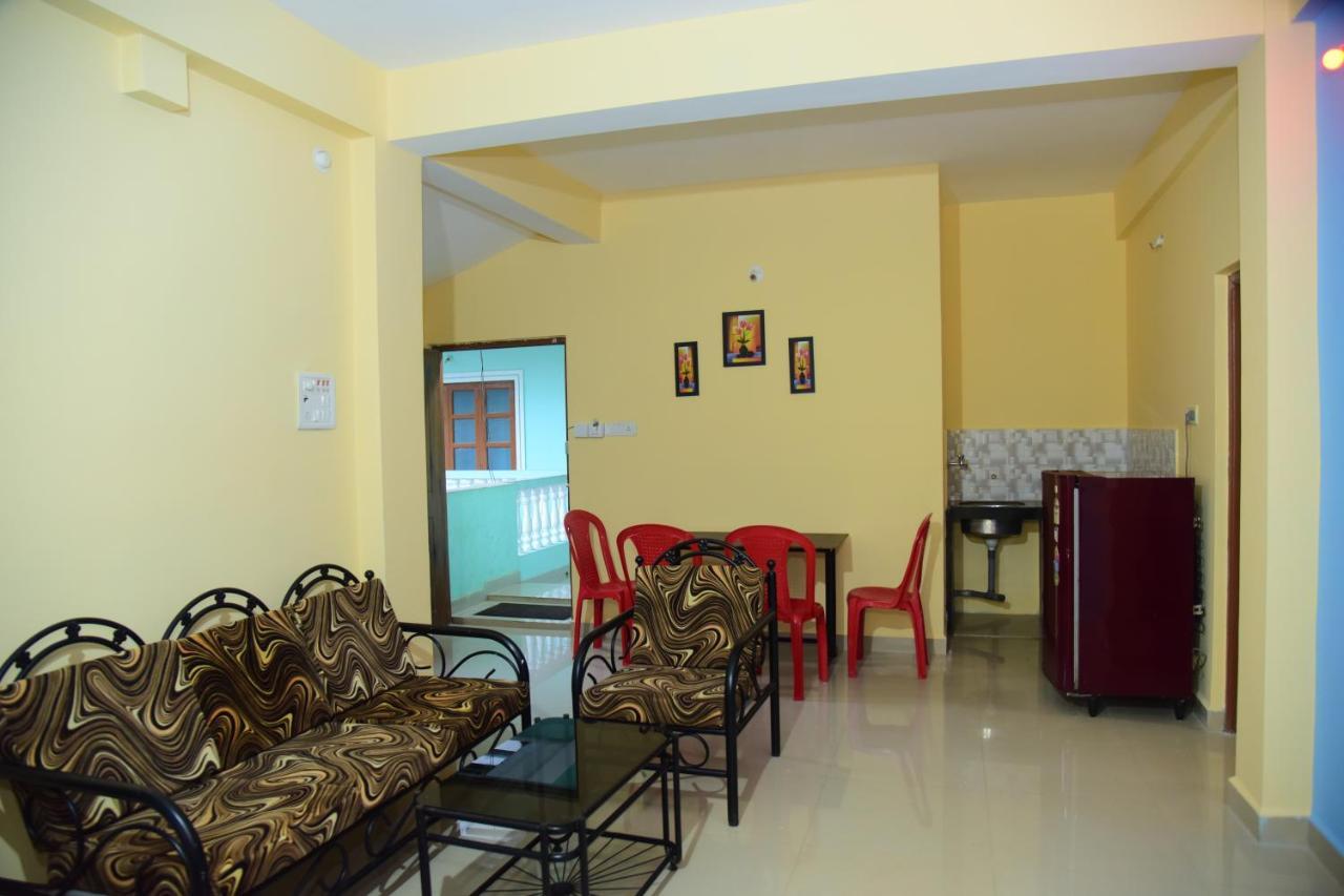 Bliss Holiday In Калангуте Екстериор снимка